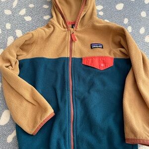 Patagonia Tan and Teal Hooded Fleece